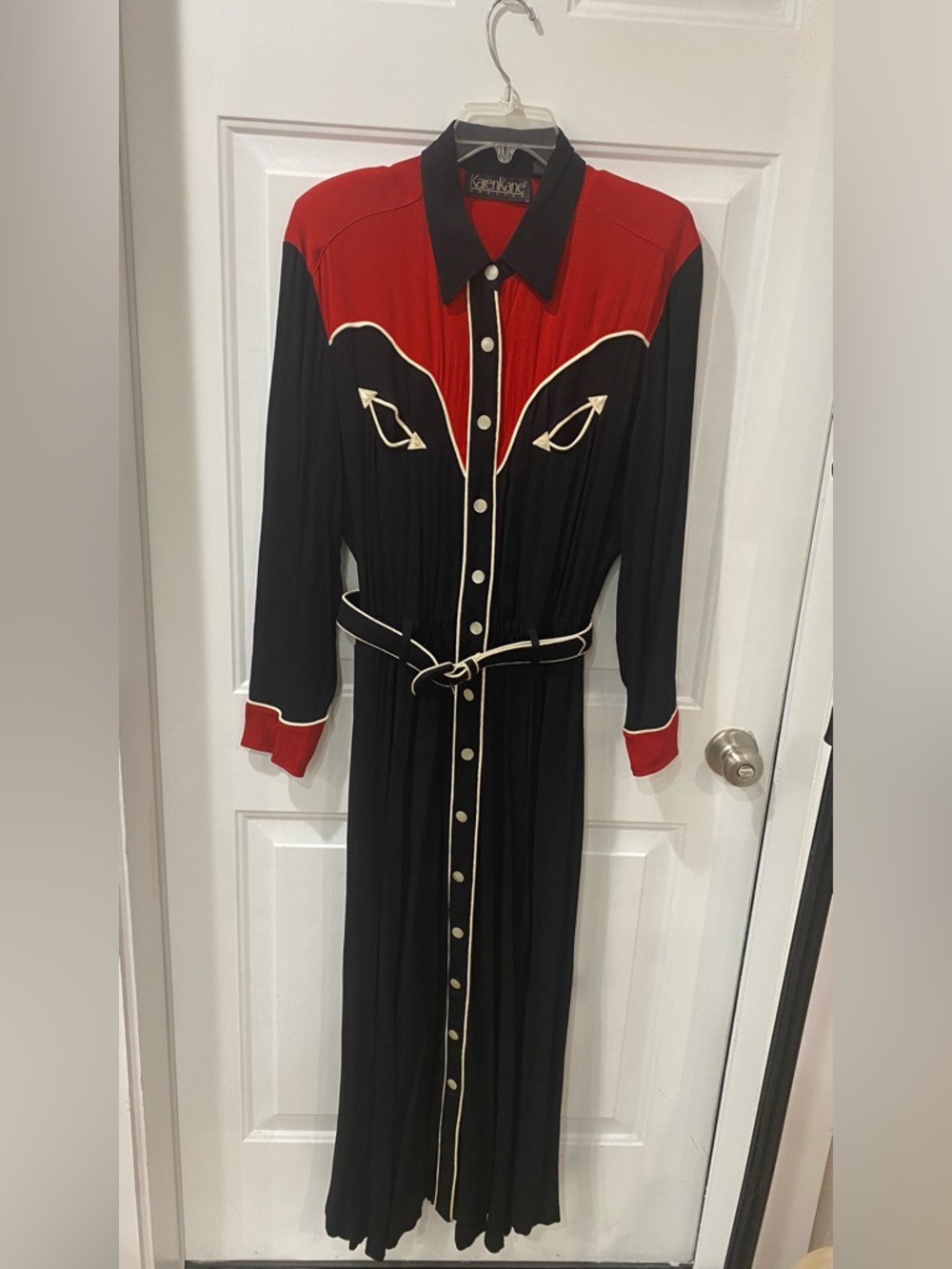 Vintage women’s Karen Kane Black and Red Western belted Button-Front Dress